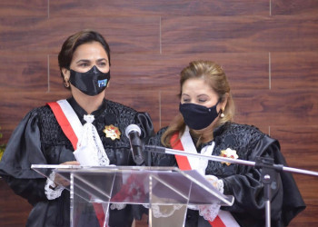 Desembargadora Liana Ferraz toma posse como nova presidenta do TRT 22